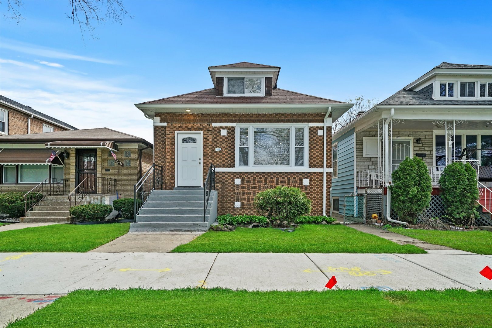 Property Photo:  10443 S Bensley Avenue  IL 60617 