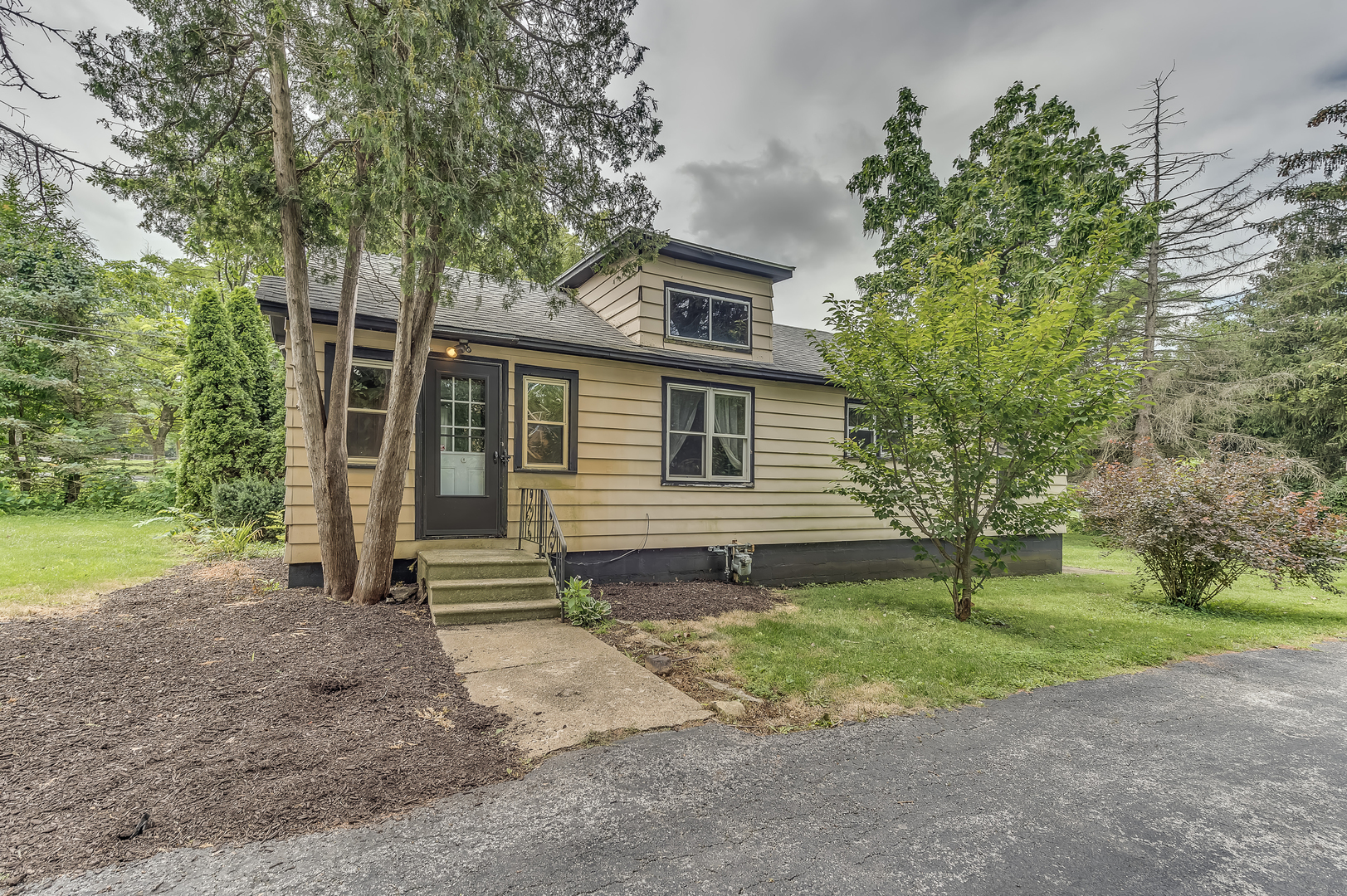 Property Photo: 21136 S Hillside Road IL 60423