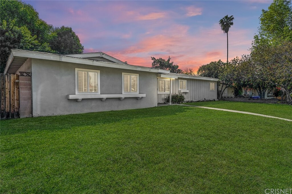 Property Photo:  2946 Gladstone Street  CA 91767 