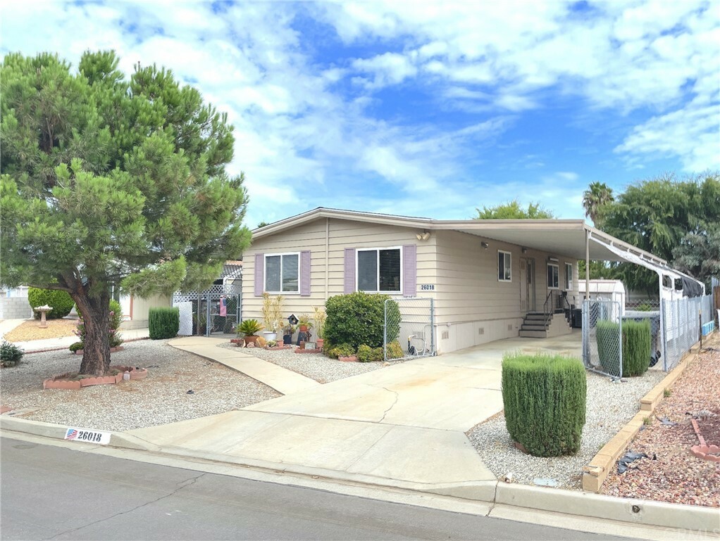 Property Photo:  26018 Fountain Palm Drive  CA 92548 