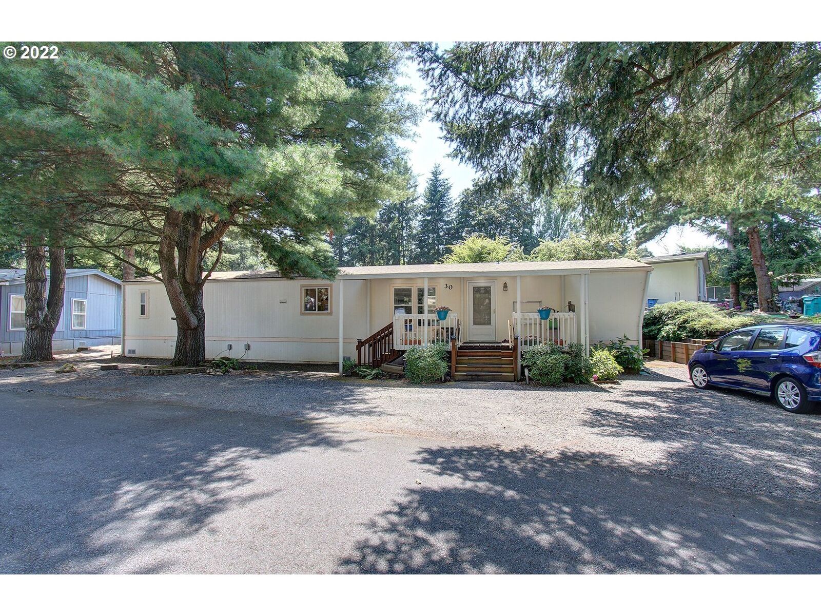 Property Photo: 10400 NE 72nd Ave 30 WA 98686