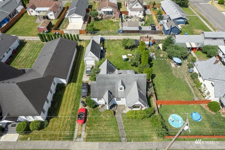 Property Photo: 339 S Cottage Street WA 98321