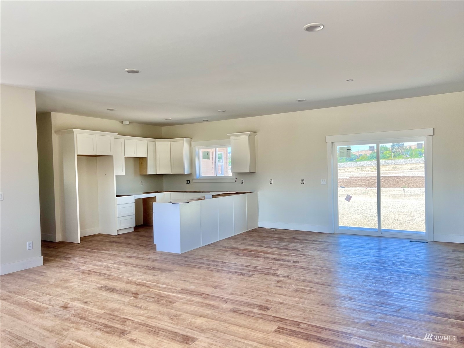 Property Photo: 2545 1st Street SE WA 98802