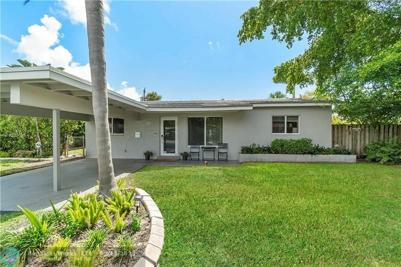 Property Photo:  4430 NE 13th Ave  FL 33334 