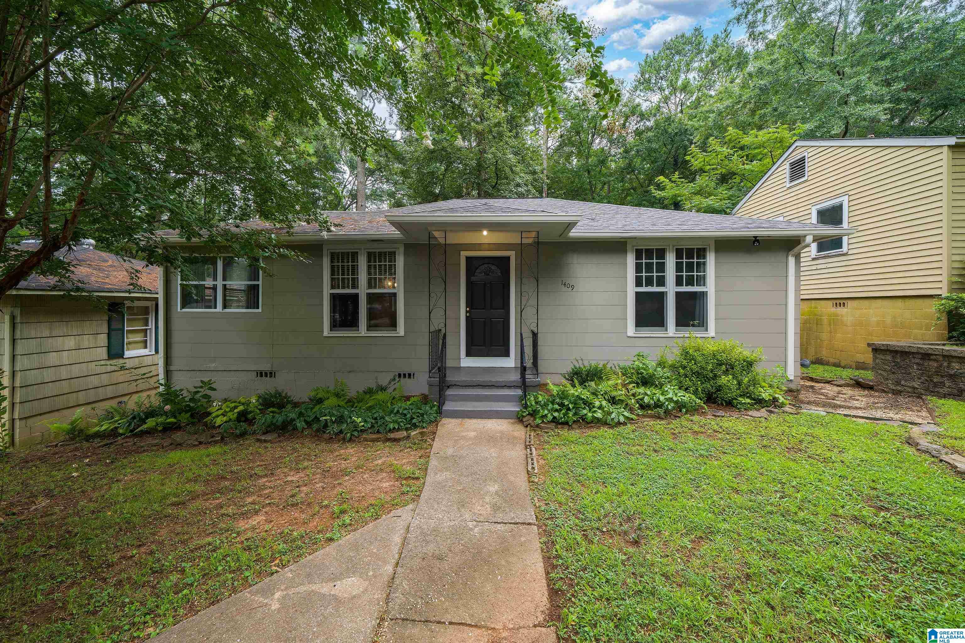 Property Photo:  1409 Monticello Road  AL 35210 