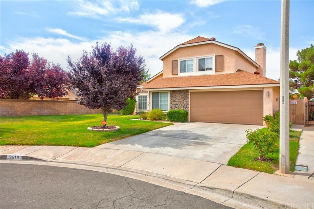 Property Photo:  3619 Comet Court  CA 93550 