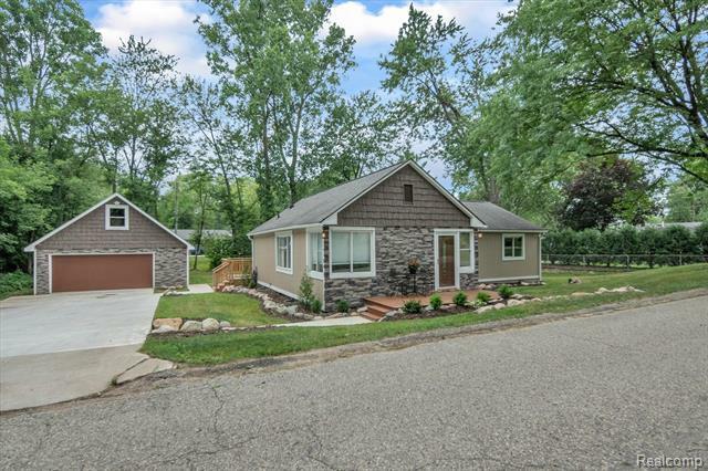 Property Photo:  4138 Howarth Terrace  MI 48323 