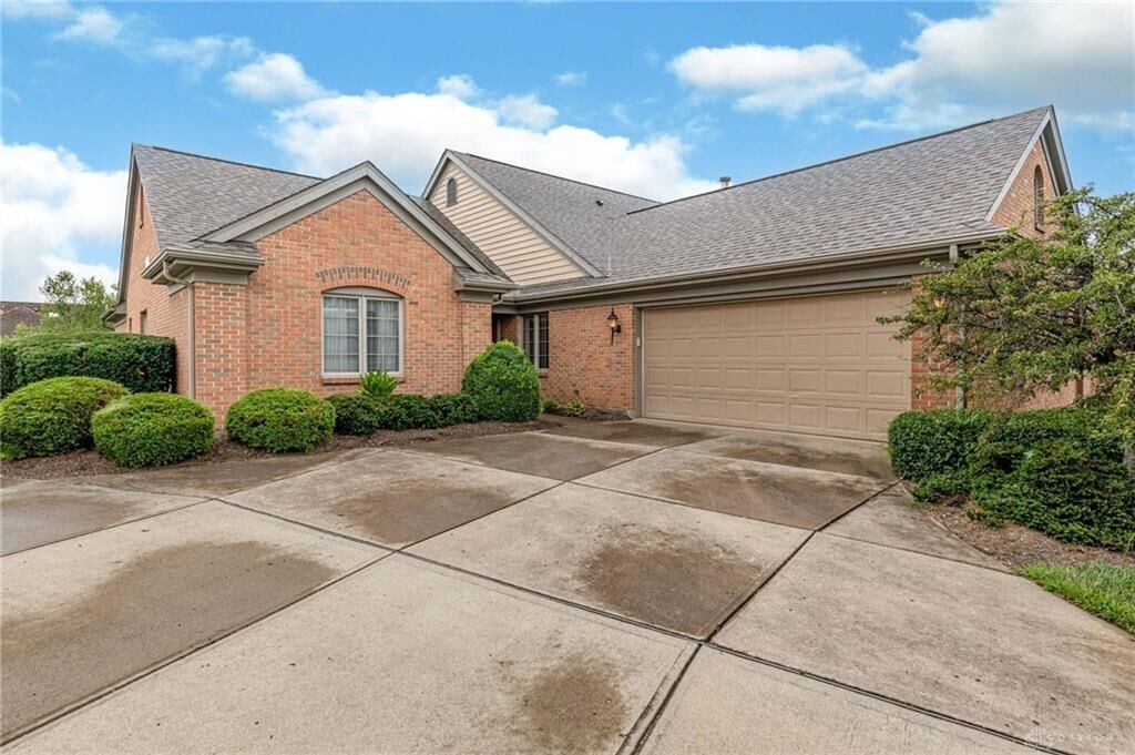 Property Photo: 2670 Vienna Estates Drive OH 45459