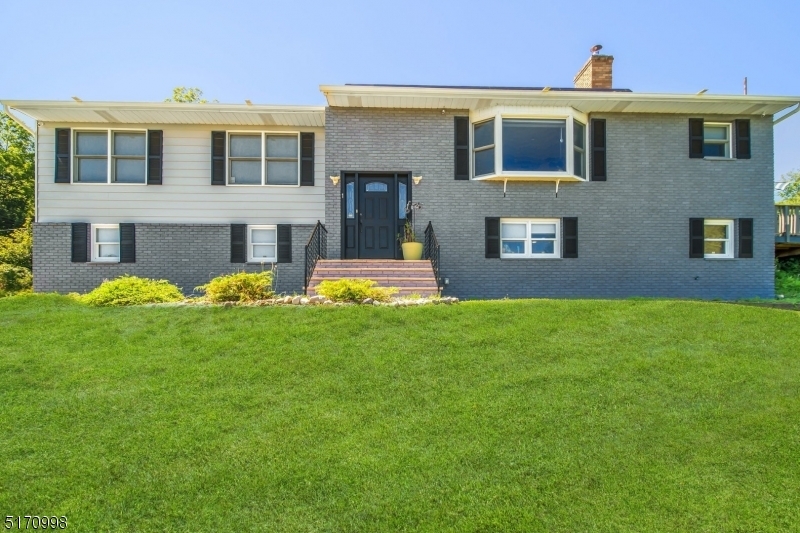 Property Photo: 1 Pippin Pl NJ 07418