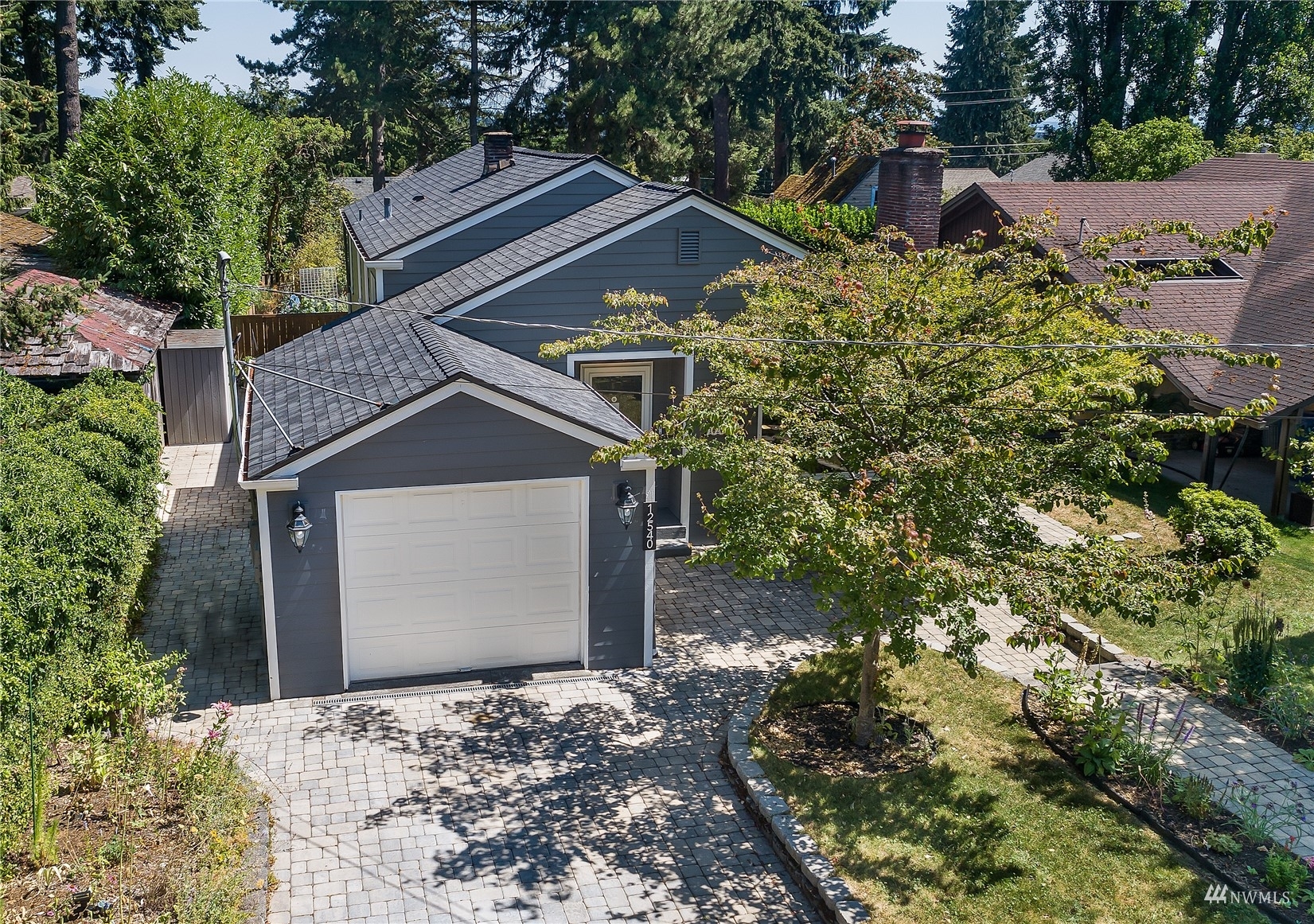 Property Photo:  12540 Evanston Avenue N  WA 98133 