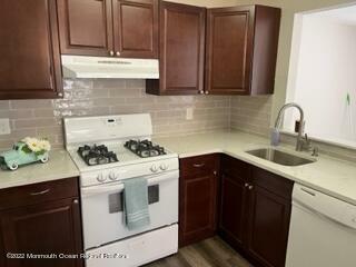 Property Photo: 309 Sunshine Court 309 NJ 08859