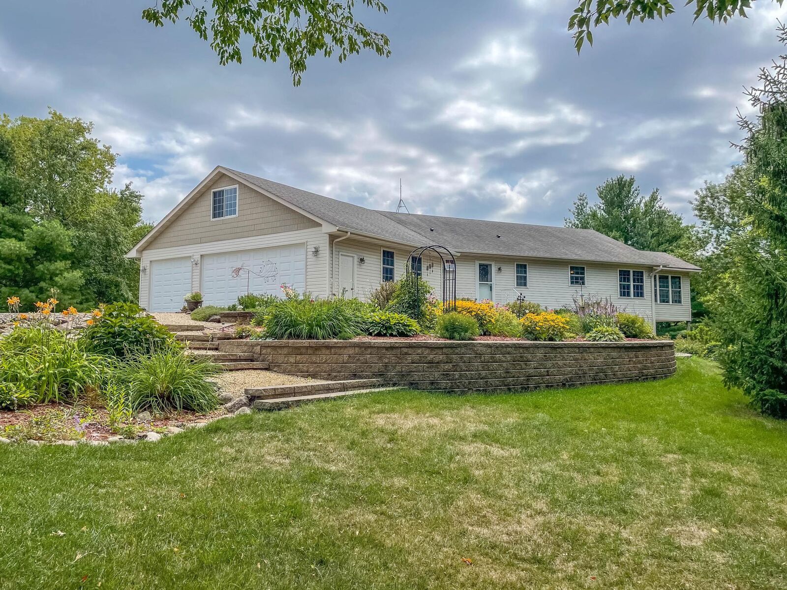 Property Photo: 705 W Shore Drive WI 54025
