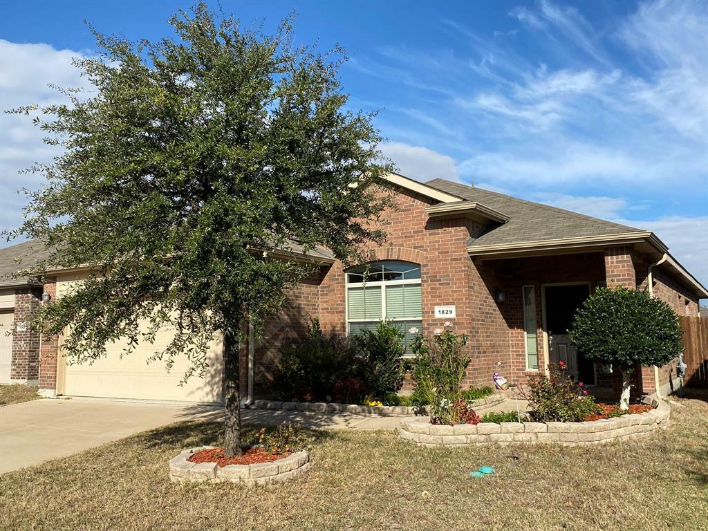 Property Photo:  1829 Capulin Road  TX 76131 