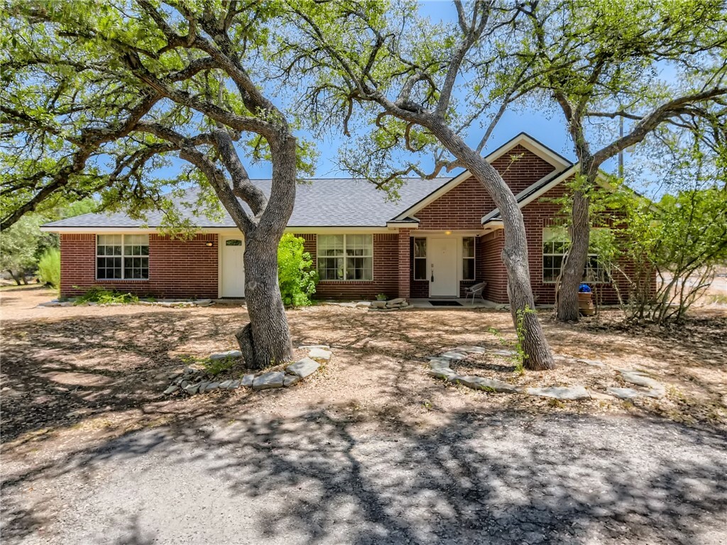 Property Photo:  103 Oak Lane  TX 78620 