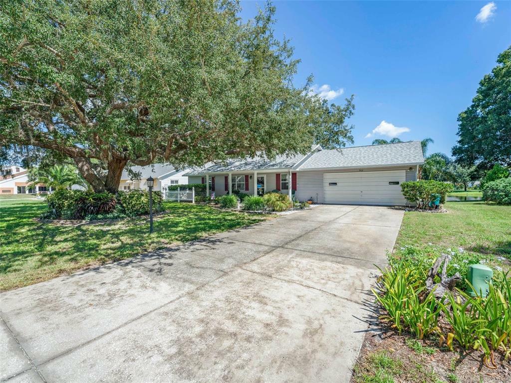 Property Photo:  902 Dundee Circle  FL 34788 