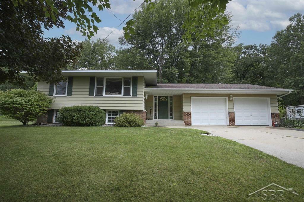 Property Photo:  1825 E Chippewa River Rd  MI 48640 