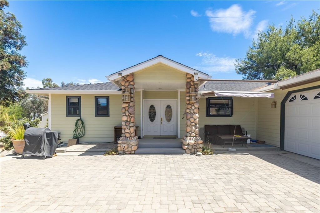 Property Photo:  9510 Los Palos Road  CA 93422 