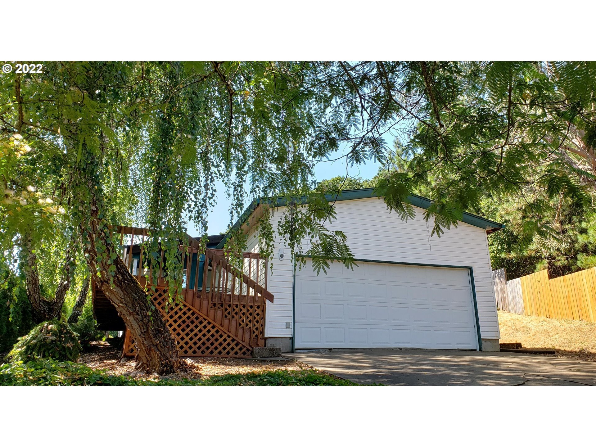 Property Photo:  806 NE Bockes Loop  OR 97378 