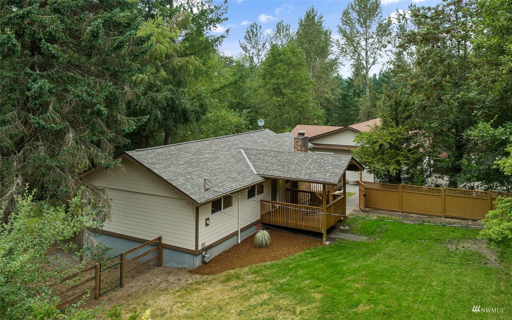Property Photo: 21831 260th Avenue SE WA 98038