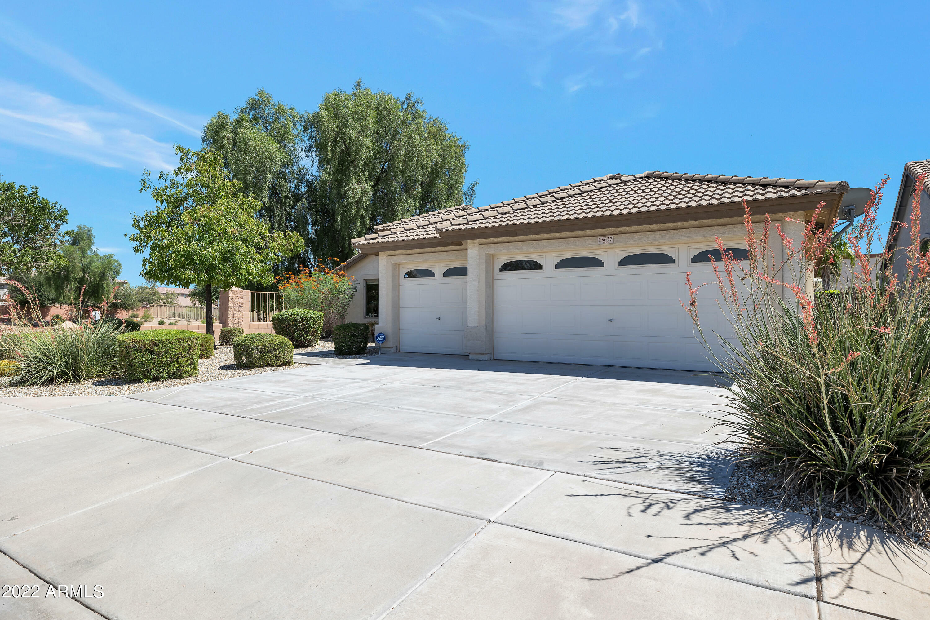 Property Photo: 15637 W Durango Street AZ 85338