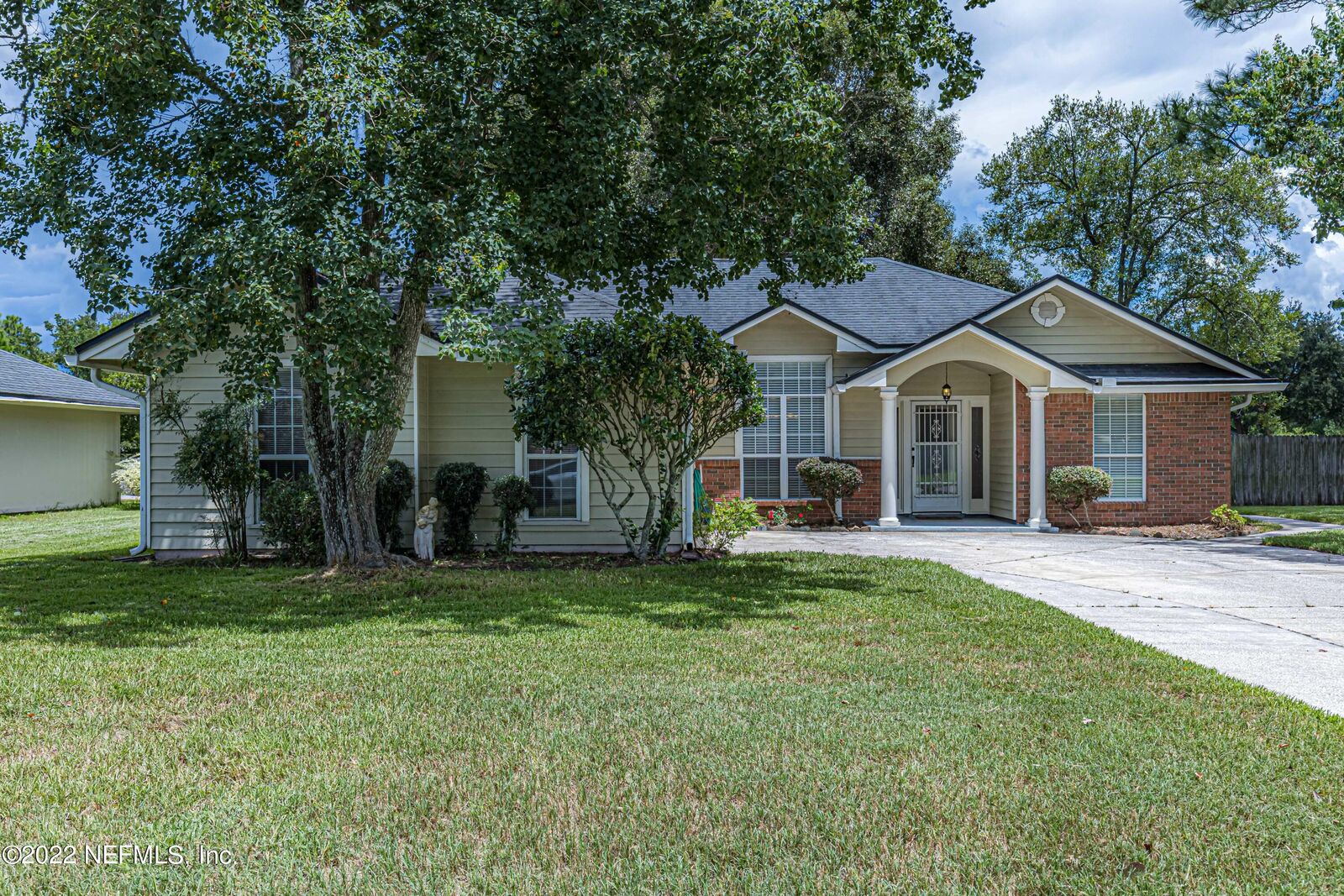 Property Photo:  2082 Farm Way  FL 32068 