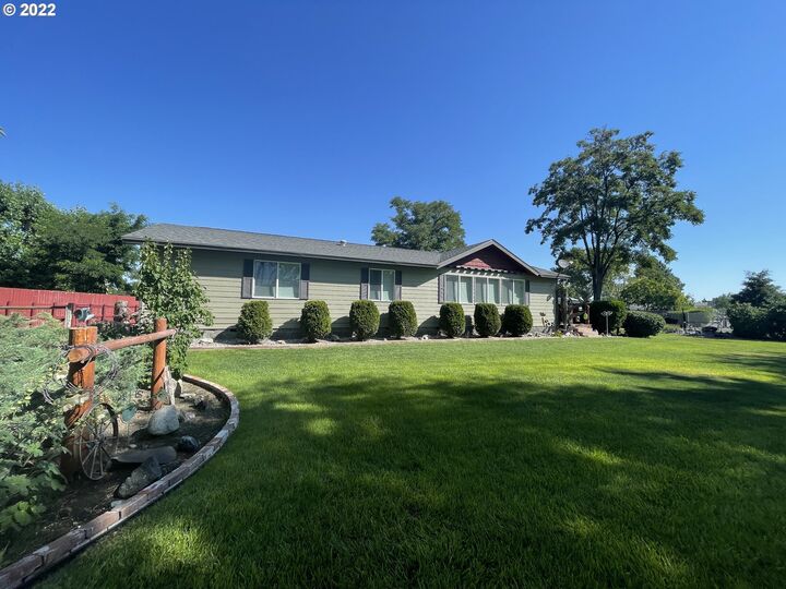 318 Columbia Ave  Boardman OR 97818 photo