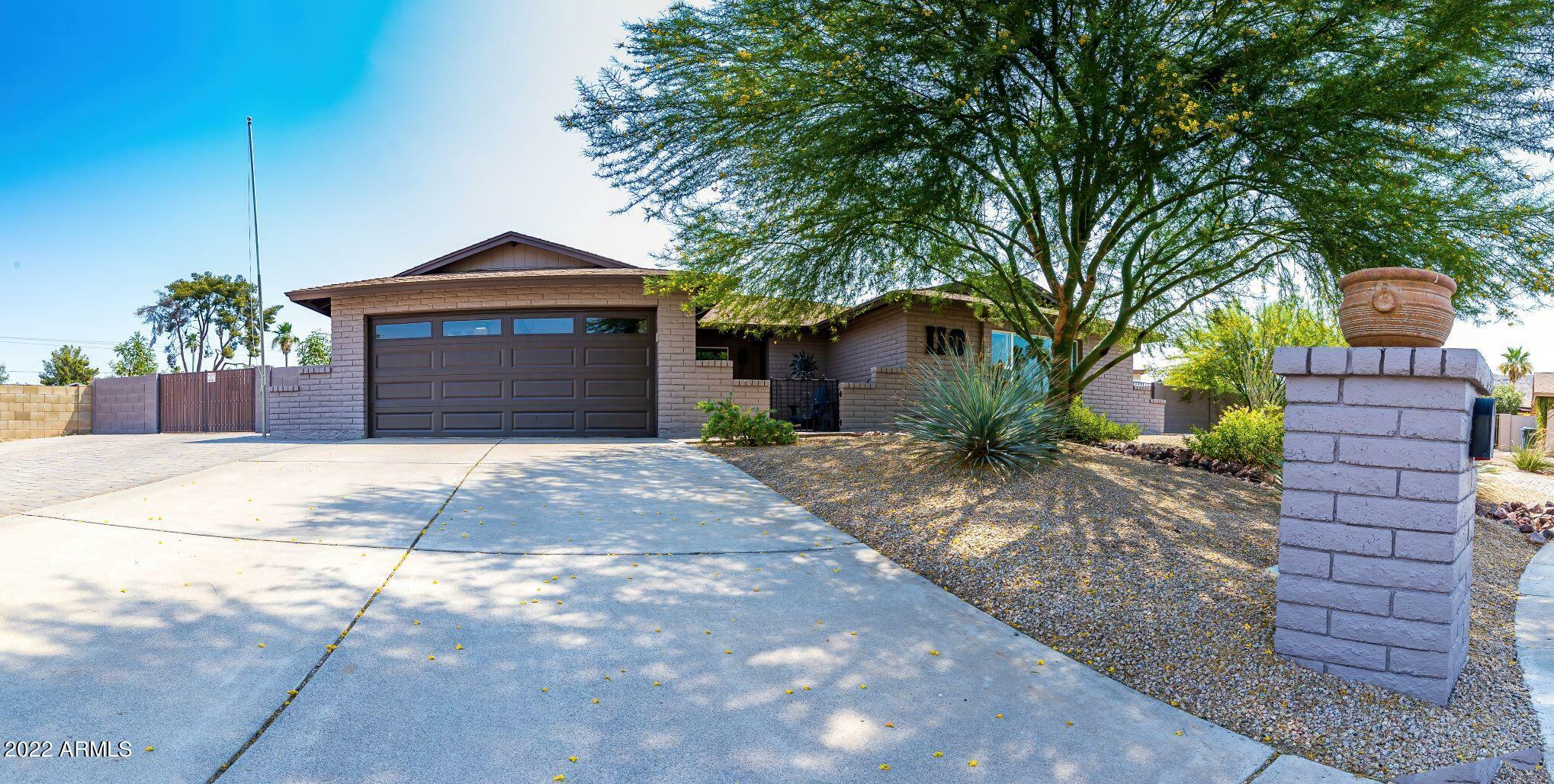 Property Photo:  110 E Willow Avenue  AZ 85022 