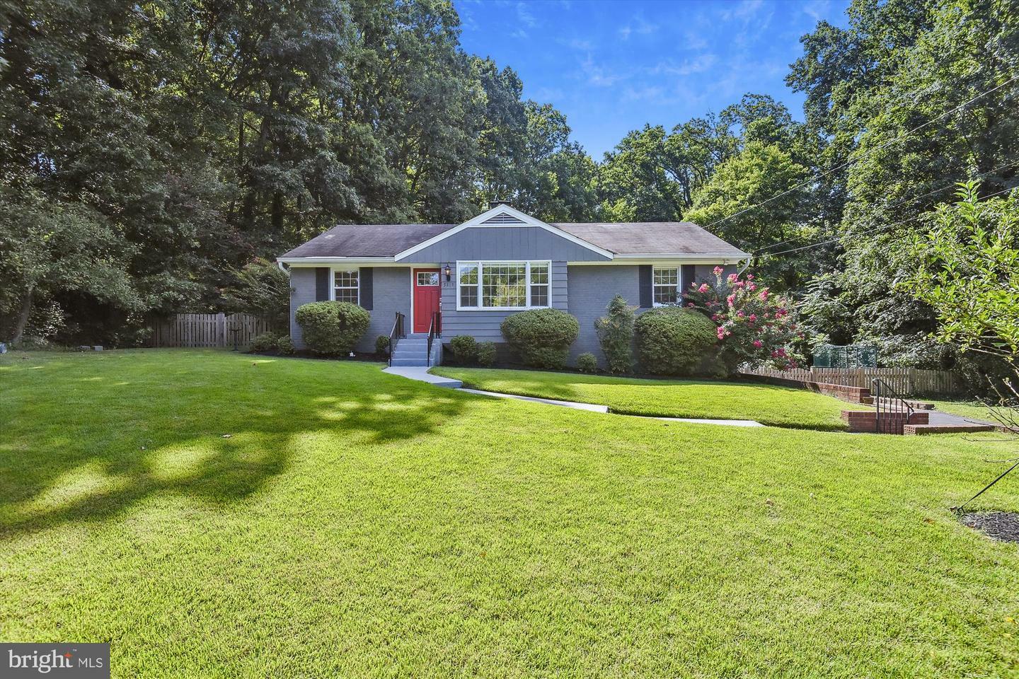 Property Photo: 5819 Lane Drive VA 22310