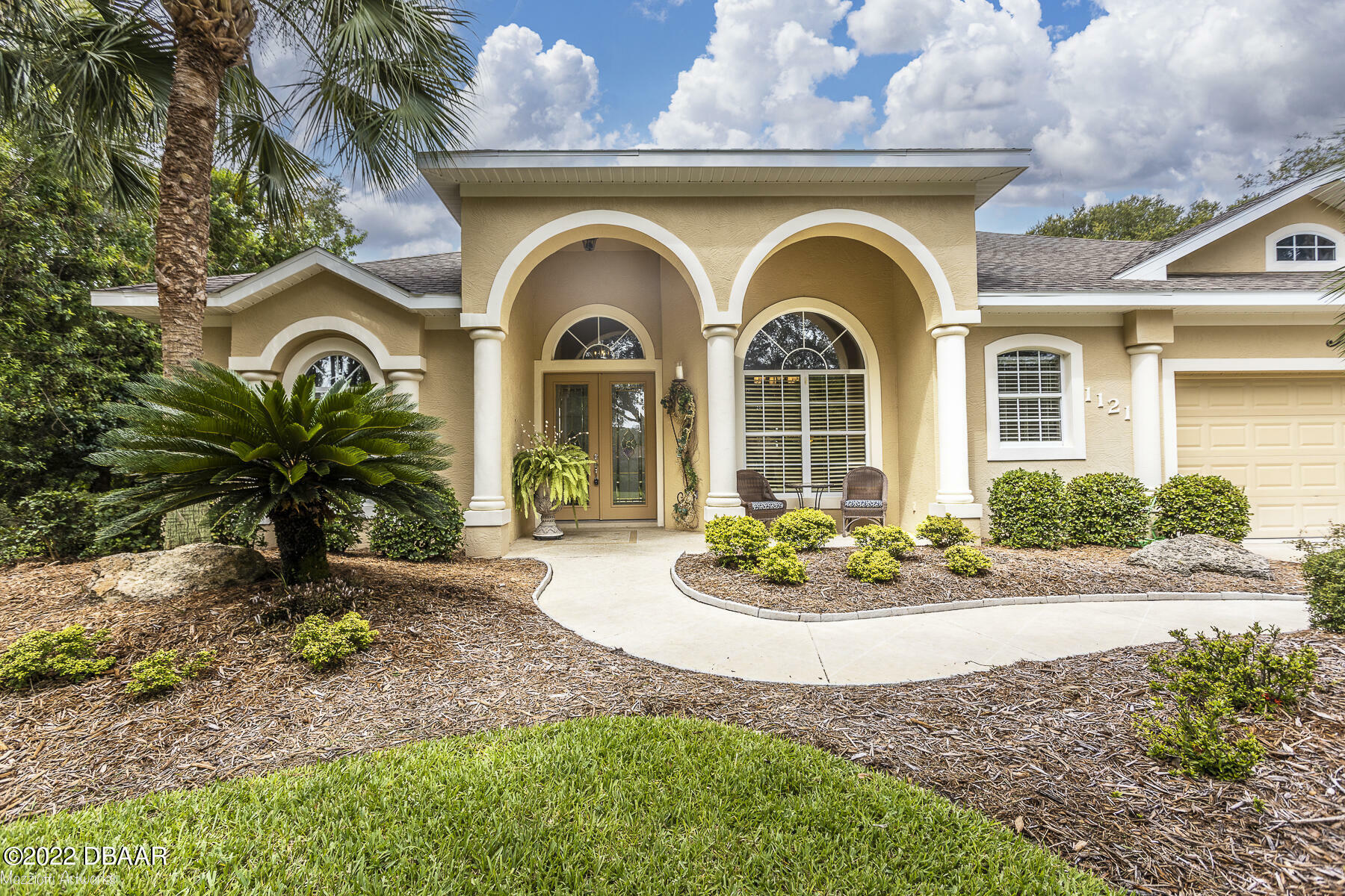 Property Photo:  1121 Killarney Drive  FL 32174 