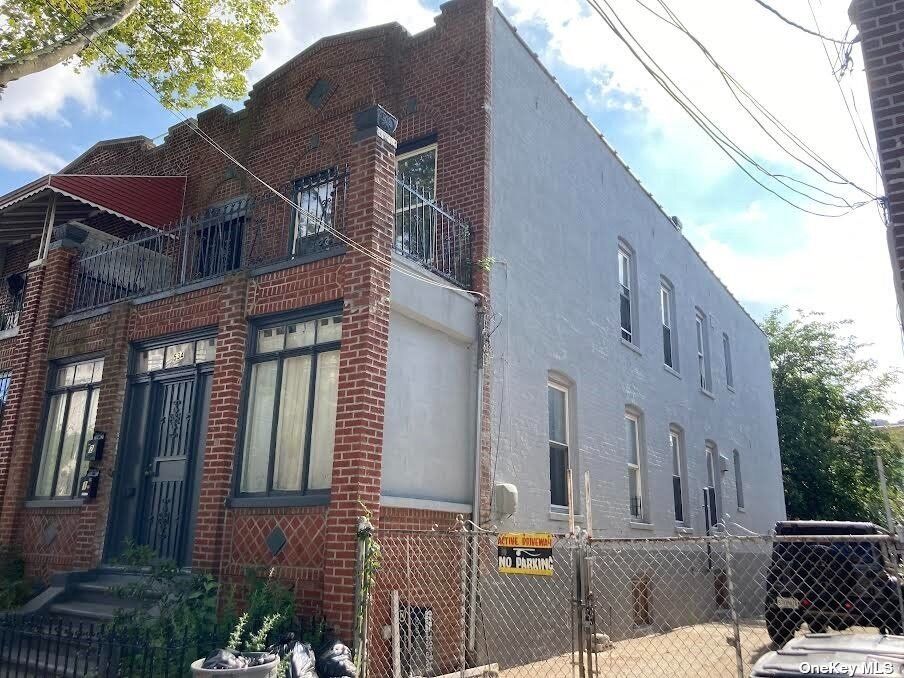 Property Photo:  534 Bradford Street  NY 11207 