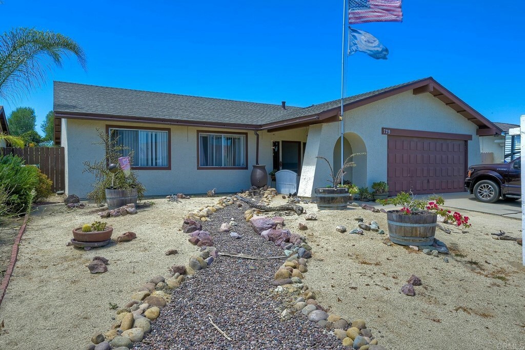 Property Photo:  729 Torrey Pines Place  CA 92058 