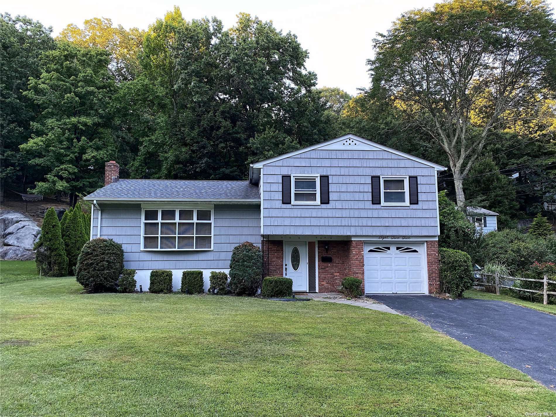 Property Photo:  825 Fenimore Road  NY 10543 