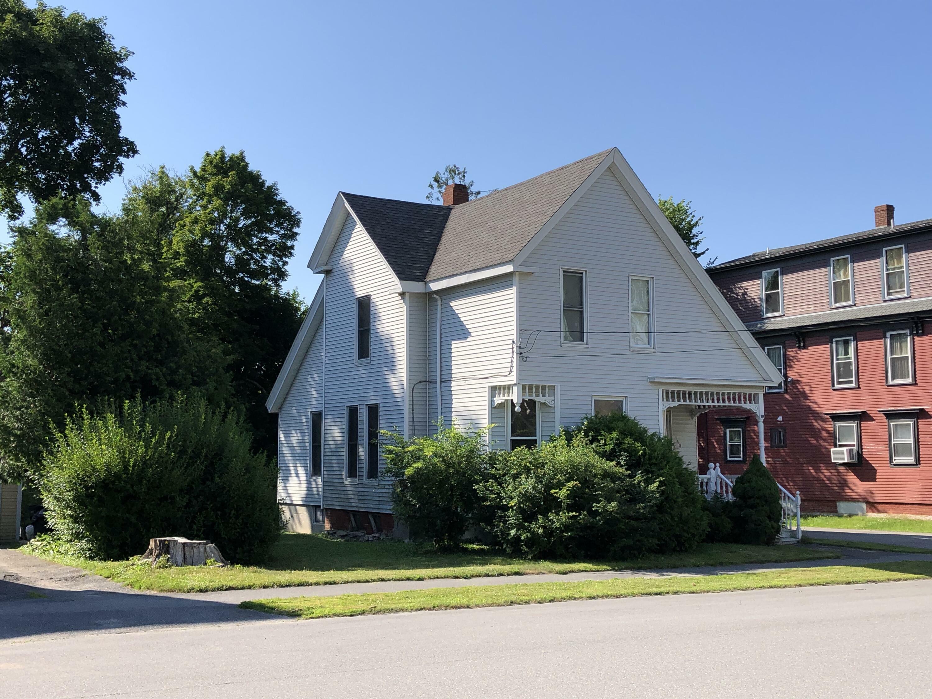 Property Photo: 152 W Broadway ME 04401