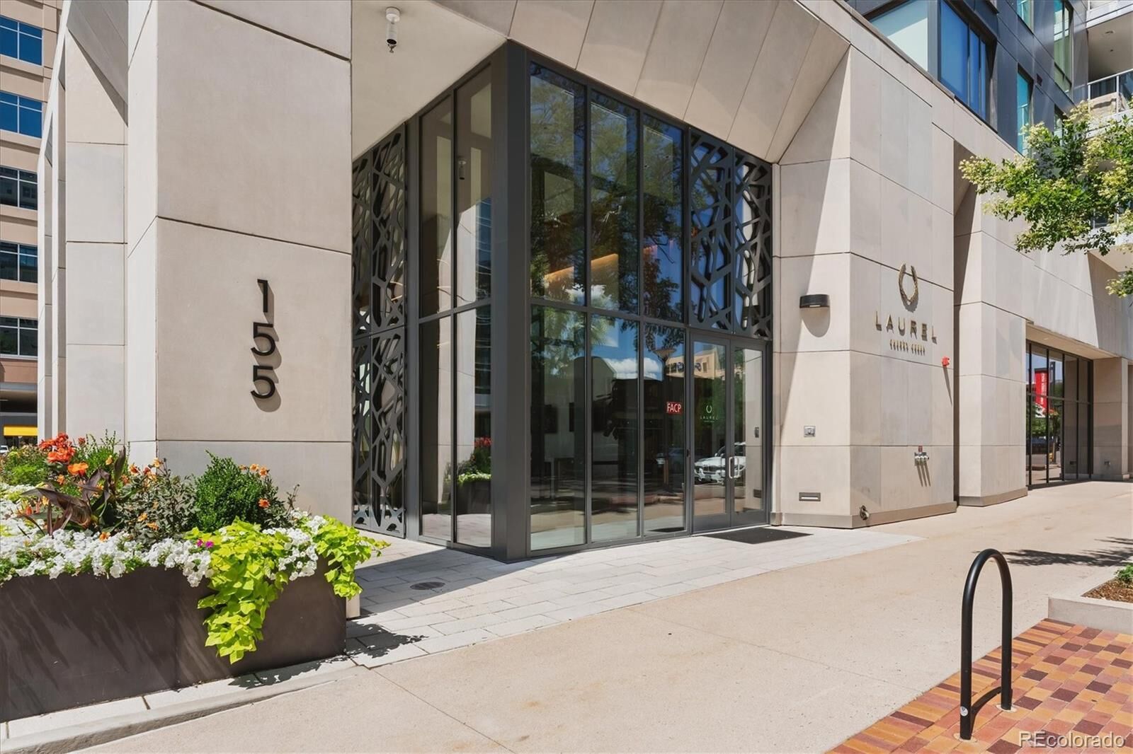 Property Photo:  155 Steele Street 816  CO 80206 