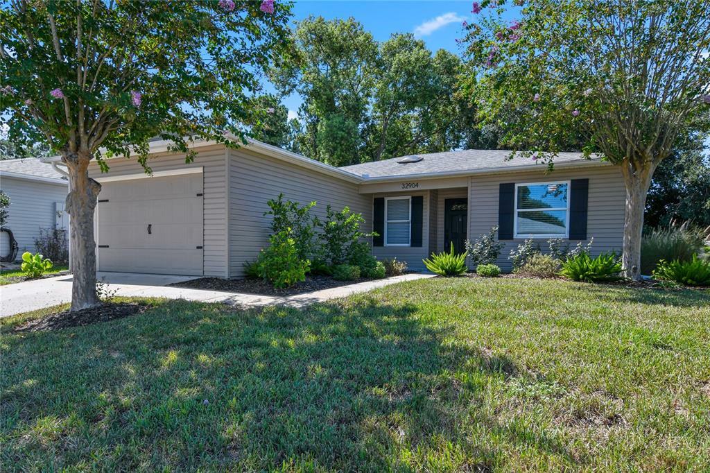 Property Photo:  32904 Enchanted Oaks Lane  FL 34748 