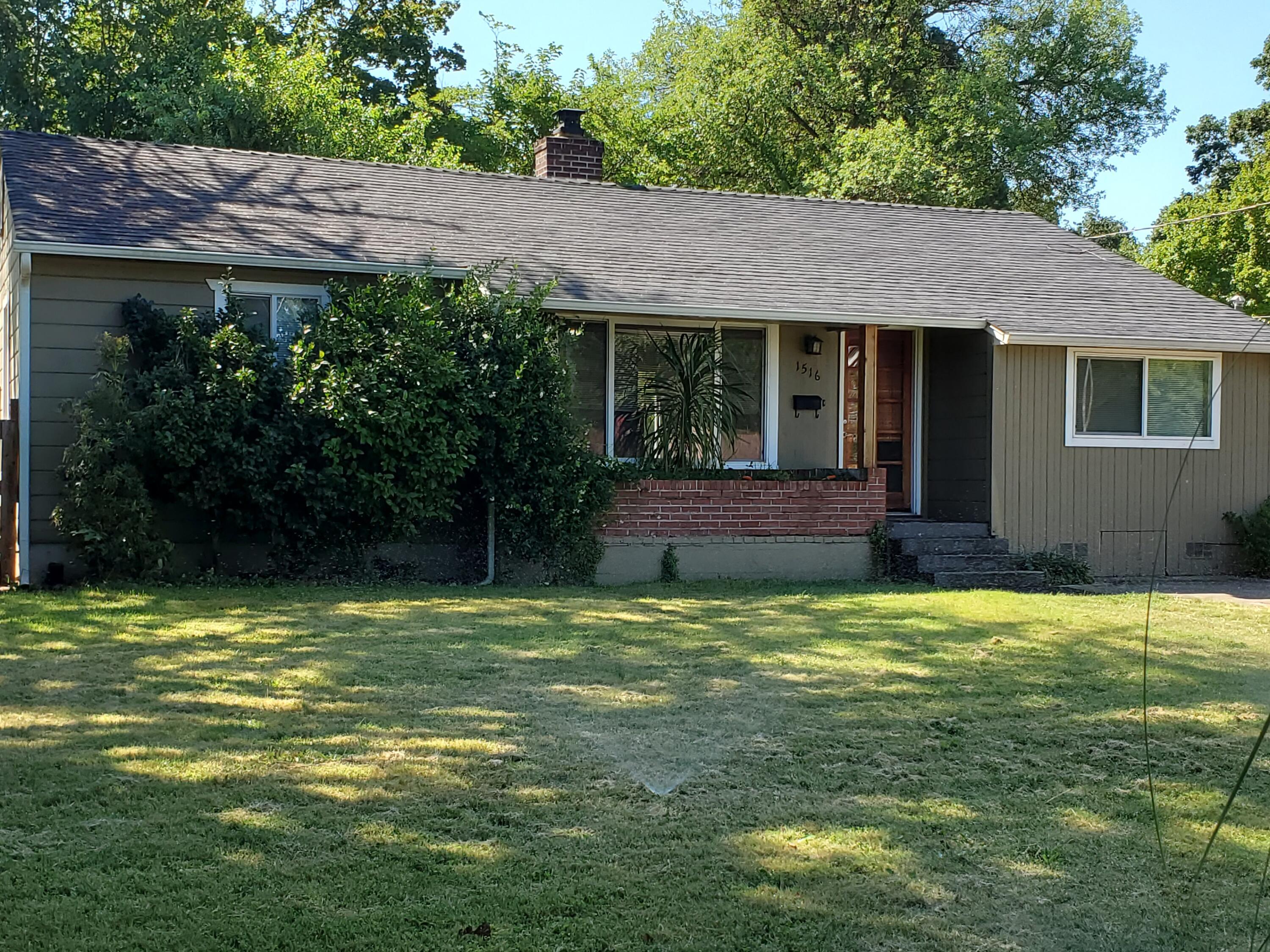 Property Photo: 1516 Wilson Place OR 97504