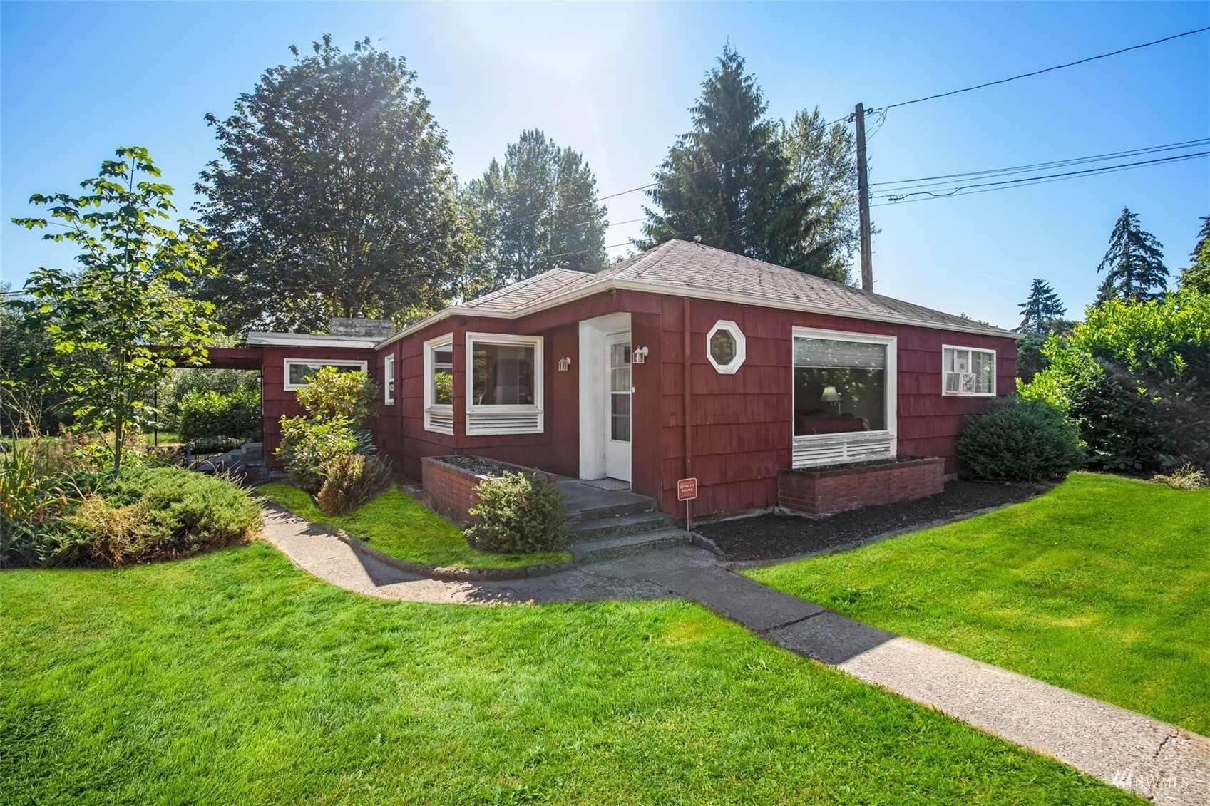 Property Photo:  9827 Park Avenue S  WA 98444 