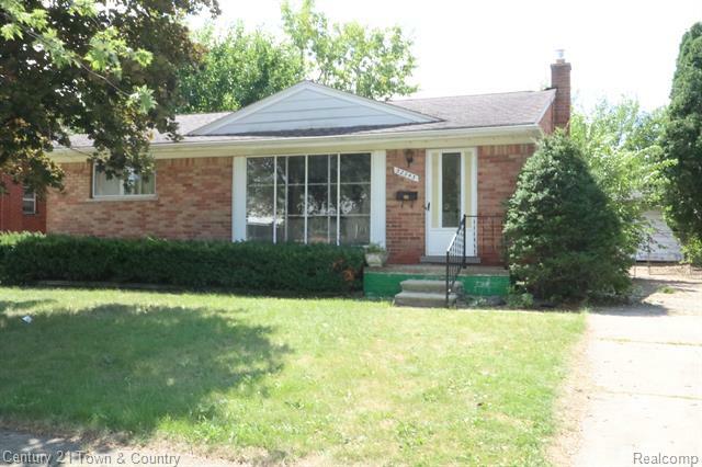 Property Photo:  32543 Merritt Drive  MI 48185 