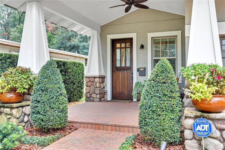 Property Photo: 1420 Oneco Avenue FL 32789