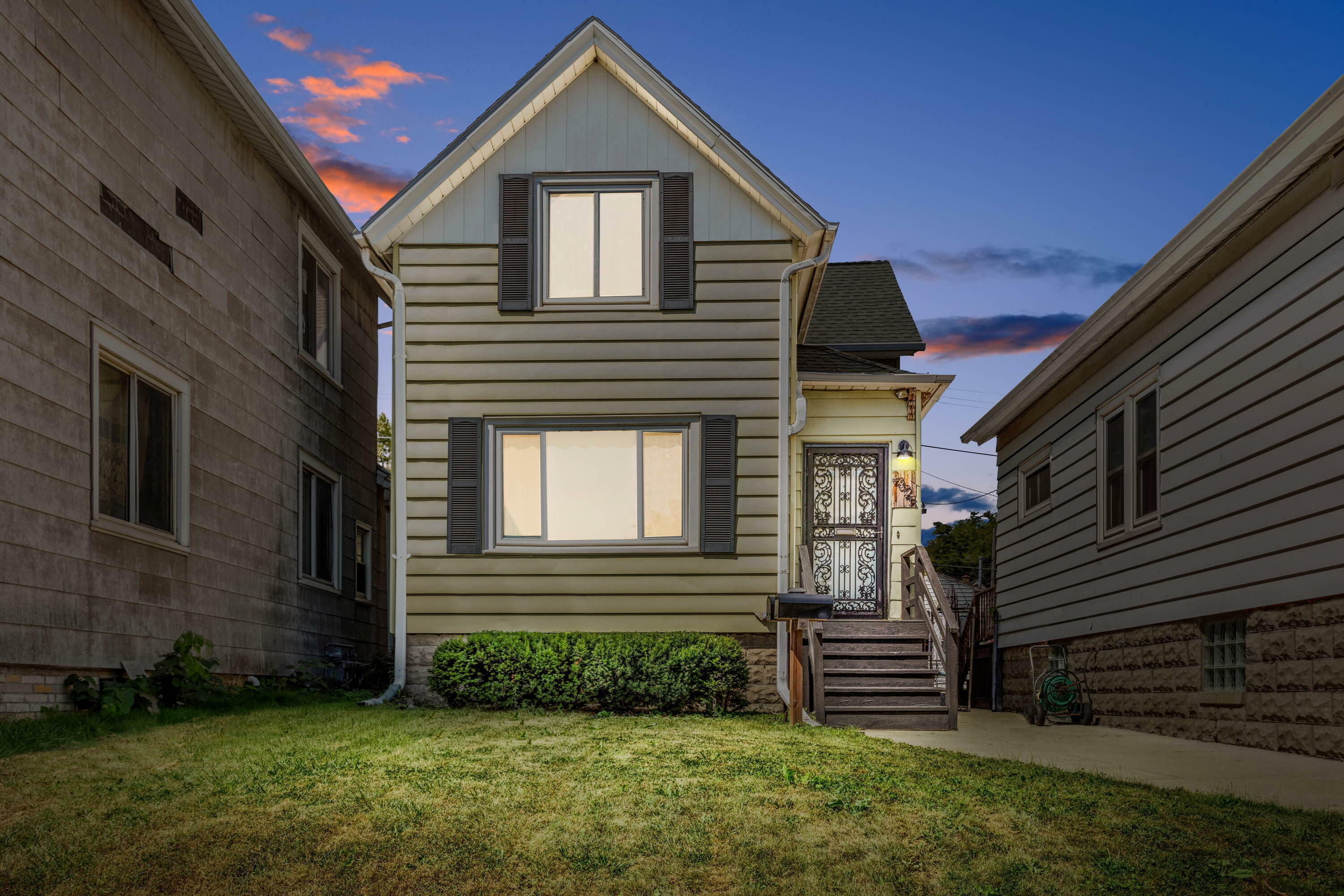 Property Photo:  2325 S Logan Ave  WI 53207 