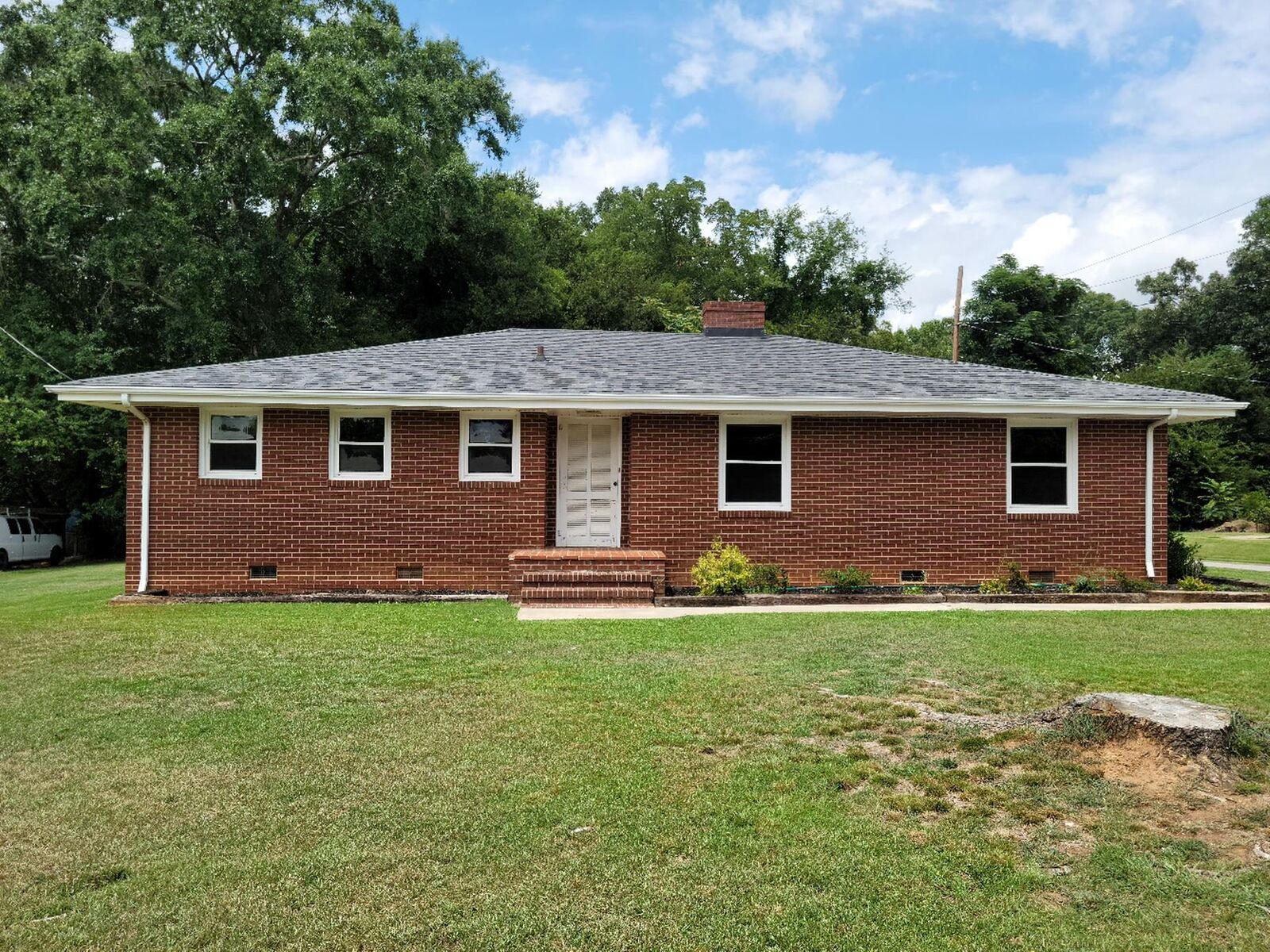 Property Photo:  2226 Country Club Rd  SC 29302 