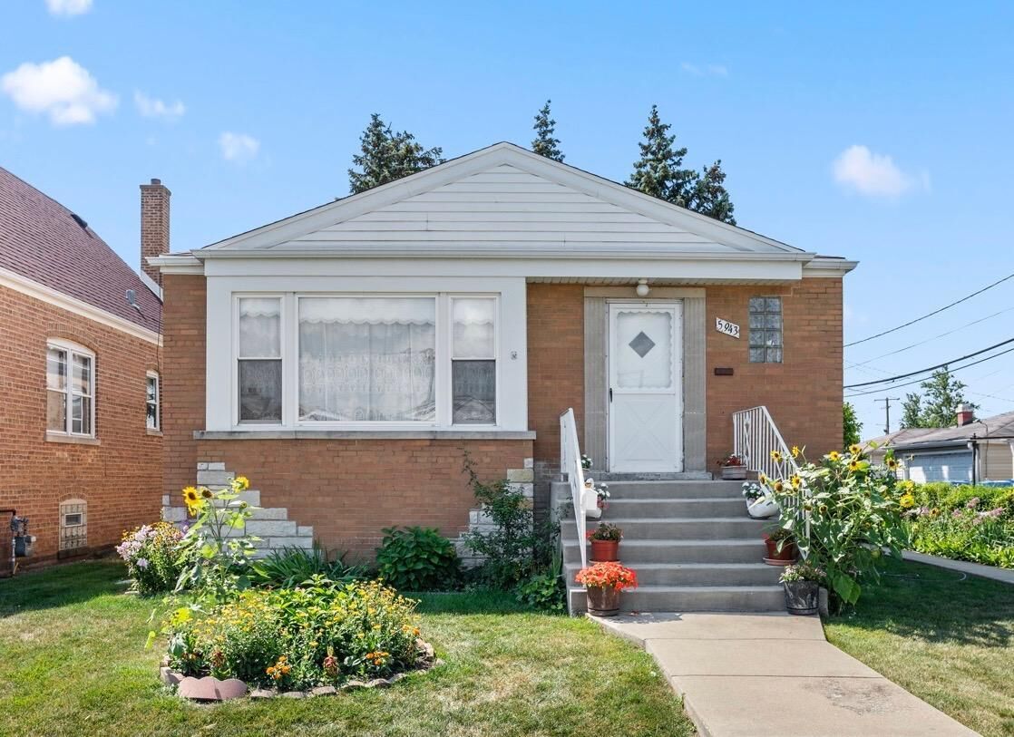 Property Photo:  5943 W School Street  IL 60634 
