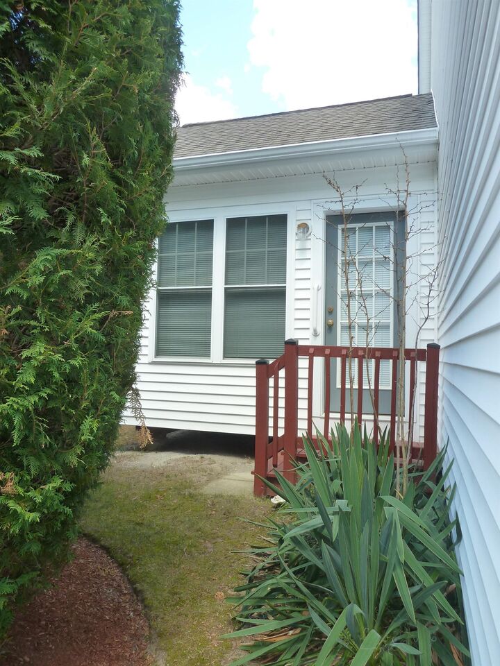 Property Photo: 7 Mission Lane NH 03051