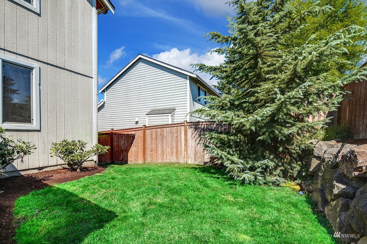 Property Photo:  2564 Union Avenue NE  WA 98059 