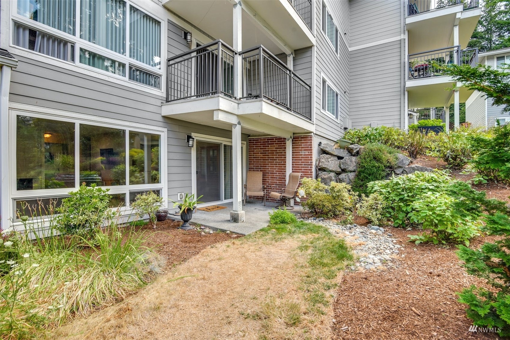 Property Photo:  15212 NE 8th Street F13  WA 98007 