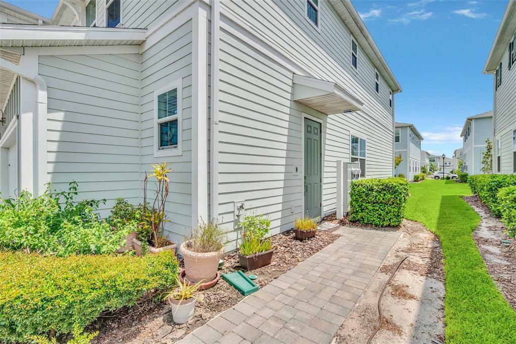 Property Photo:  2917 Theme Street  FL 34746 