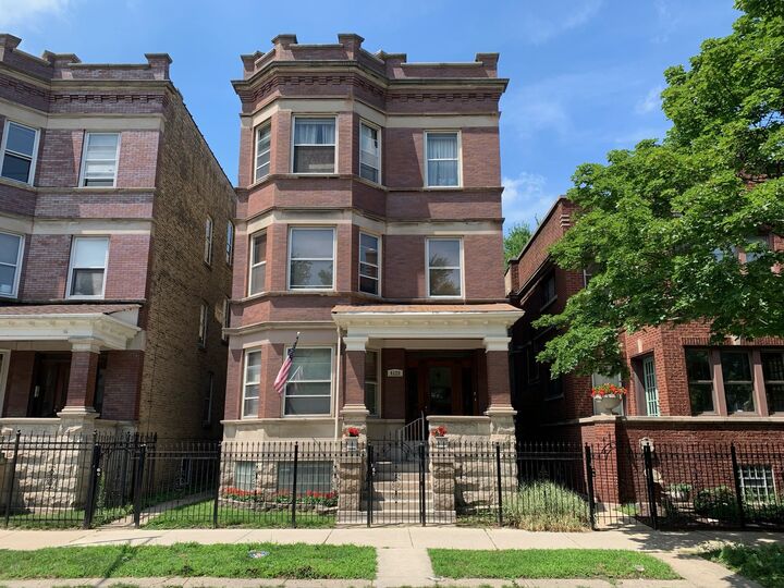4120 N Ashland Avenue 1  Chicago IL 60613 photo