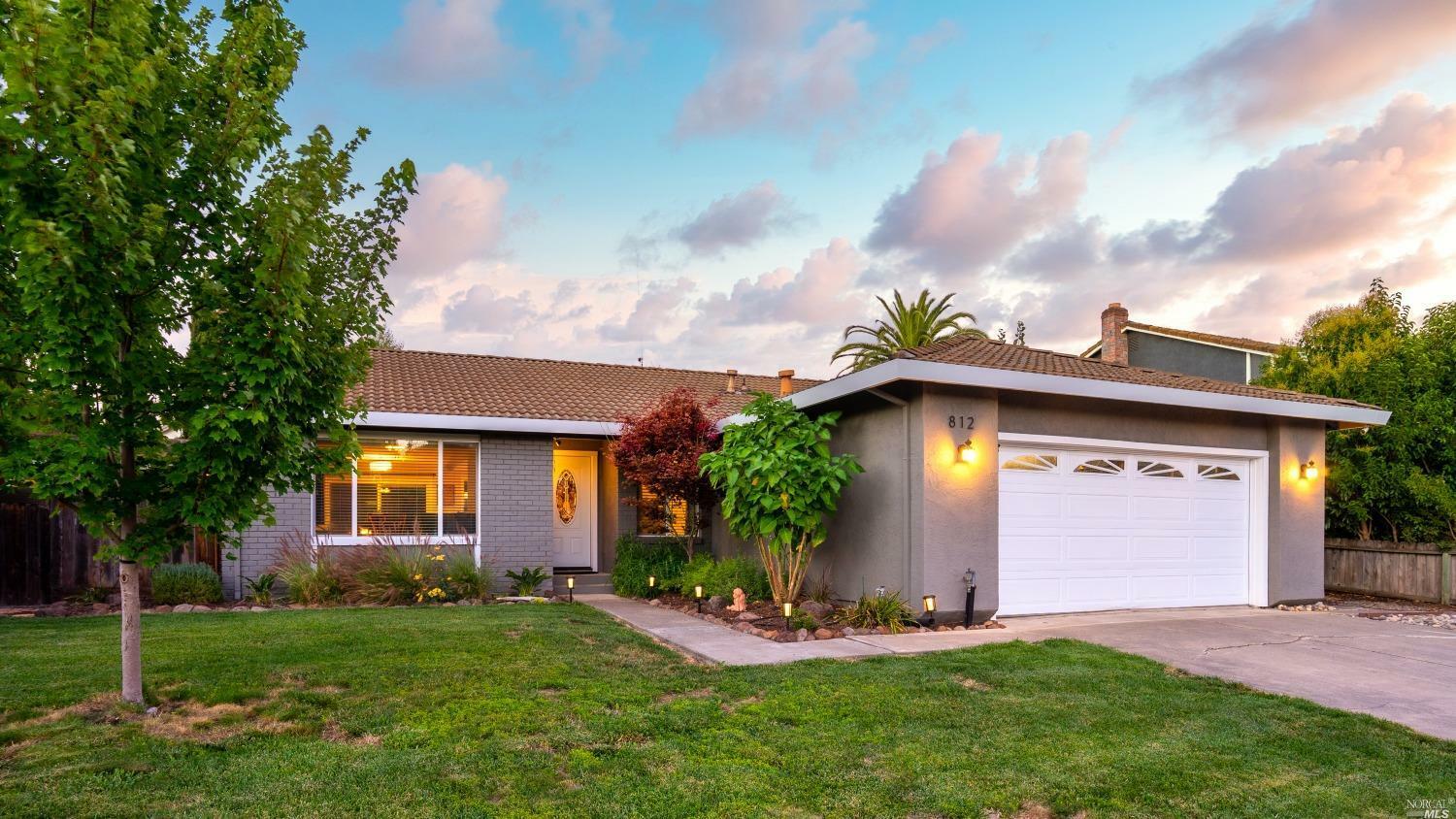 Property Photo:  812 Bluegrass Drive  CA 94954 