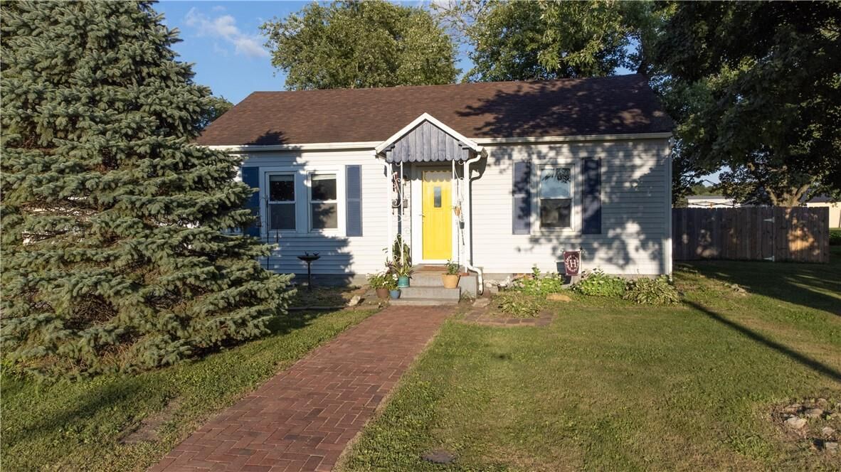 Property Photo:  323 S Arcola Street  IL 61910 