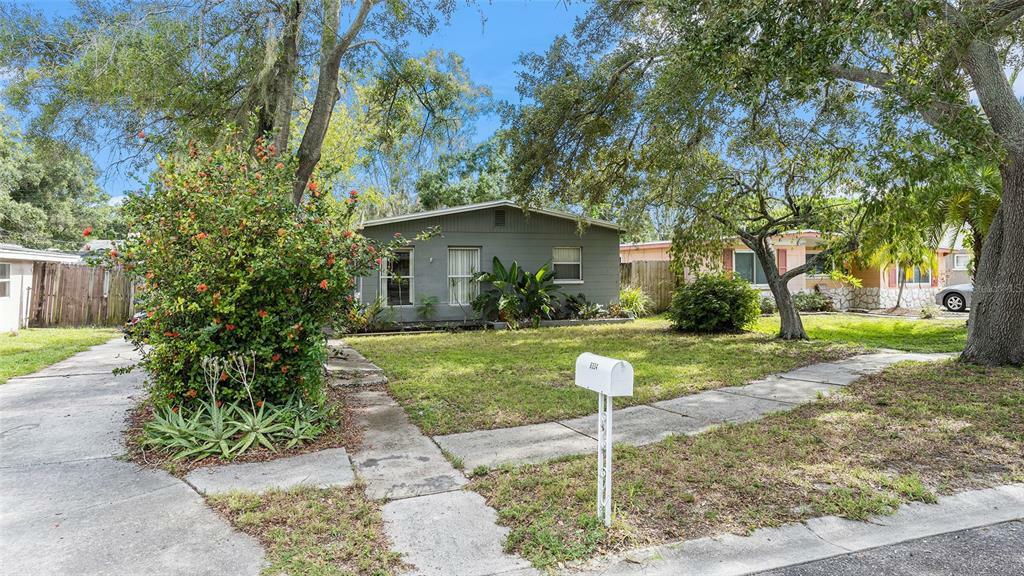 Property Photo: 6334 81st Avenue N FL 33781